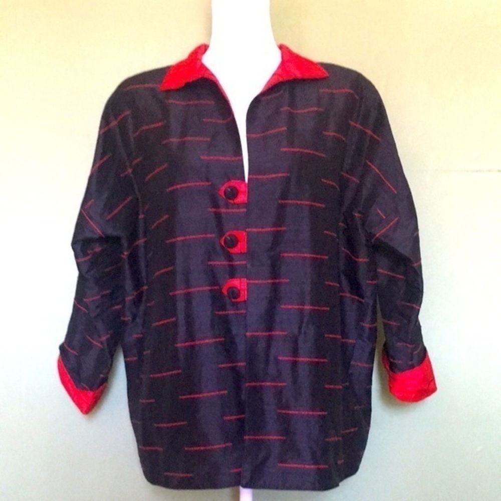 Black and‎ red reversible jacket